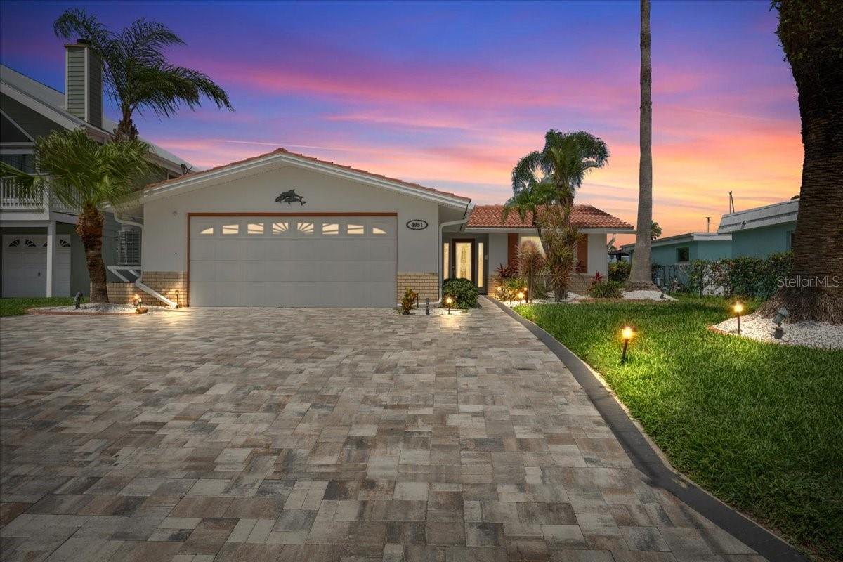 4951 Pompano Dr — photo