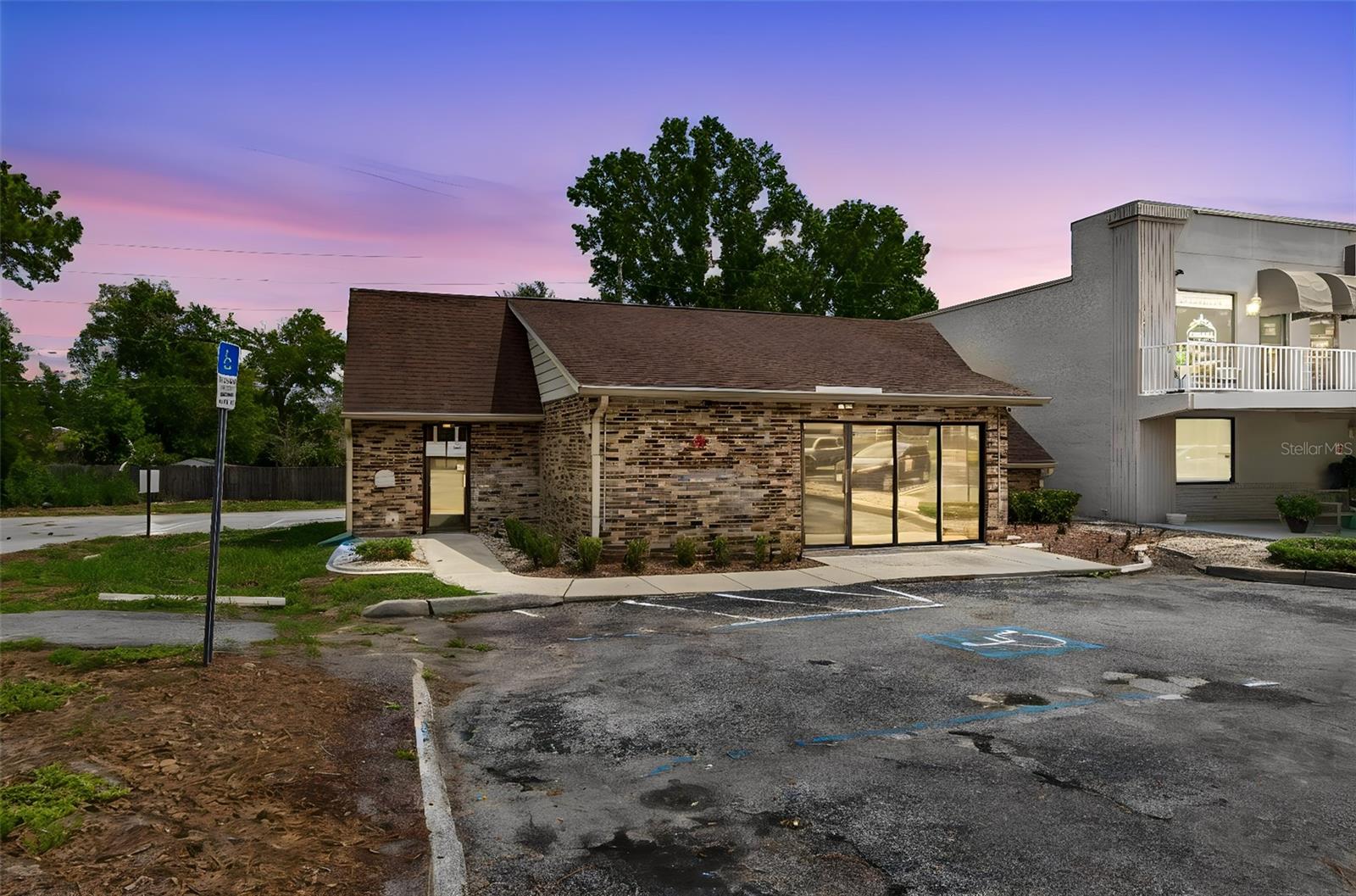 11151 Spring Hill Dr — photo