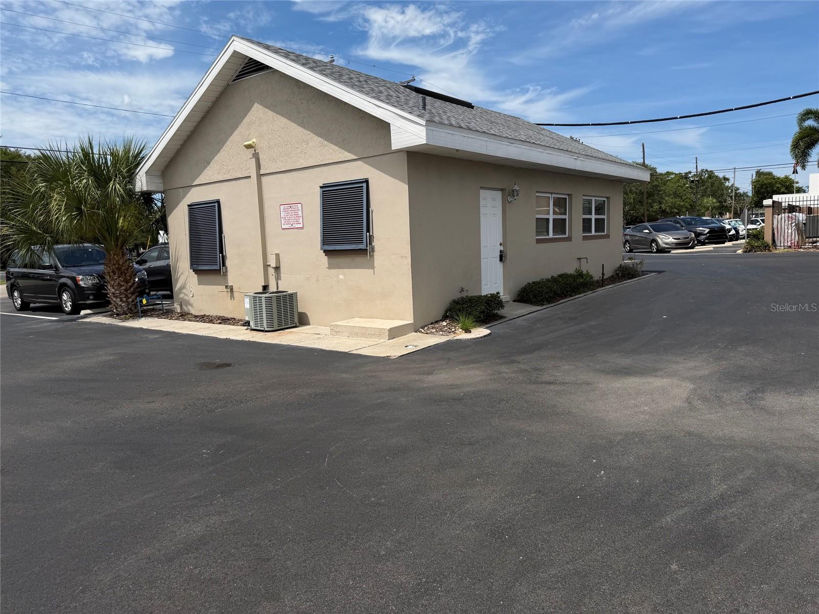 1240 Rogers St — photo