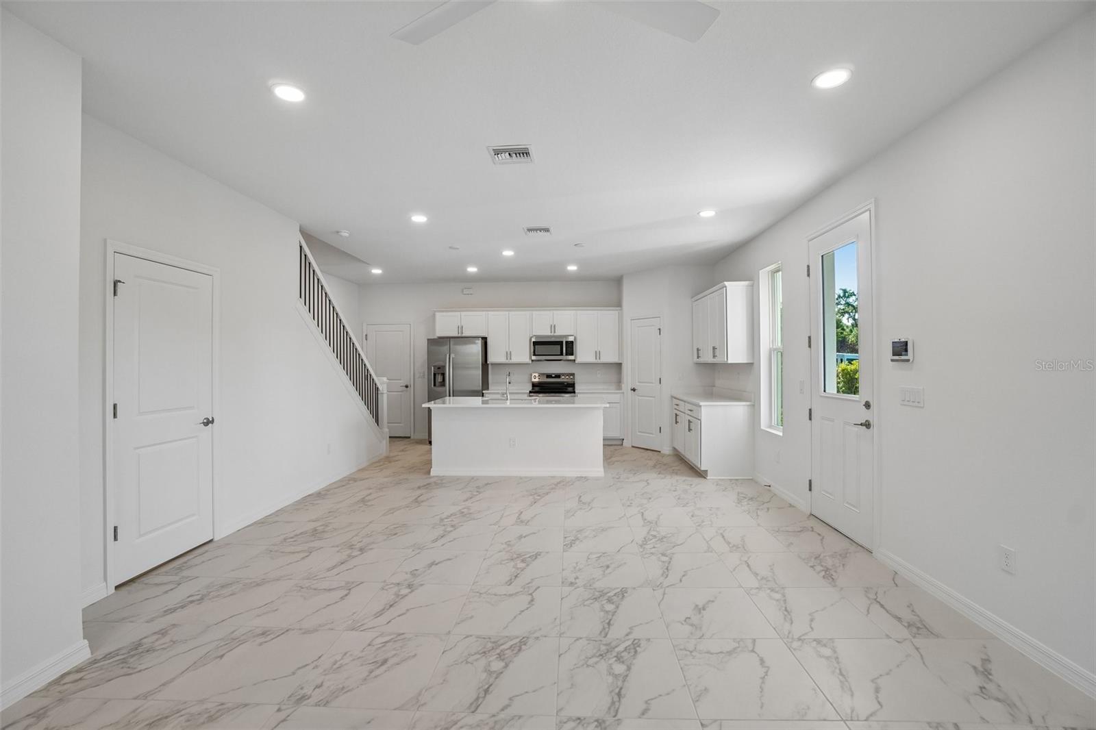616 Silver Stream Ct — photo