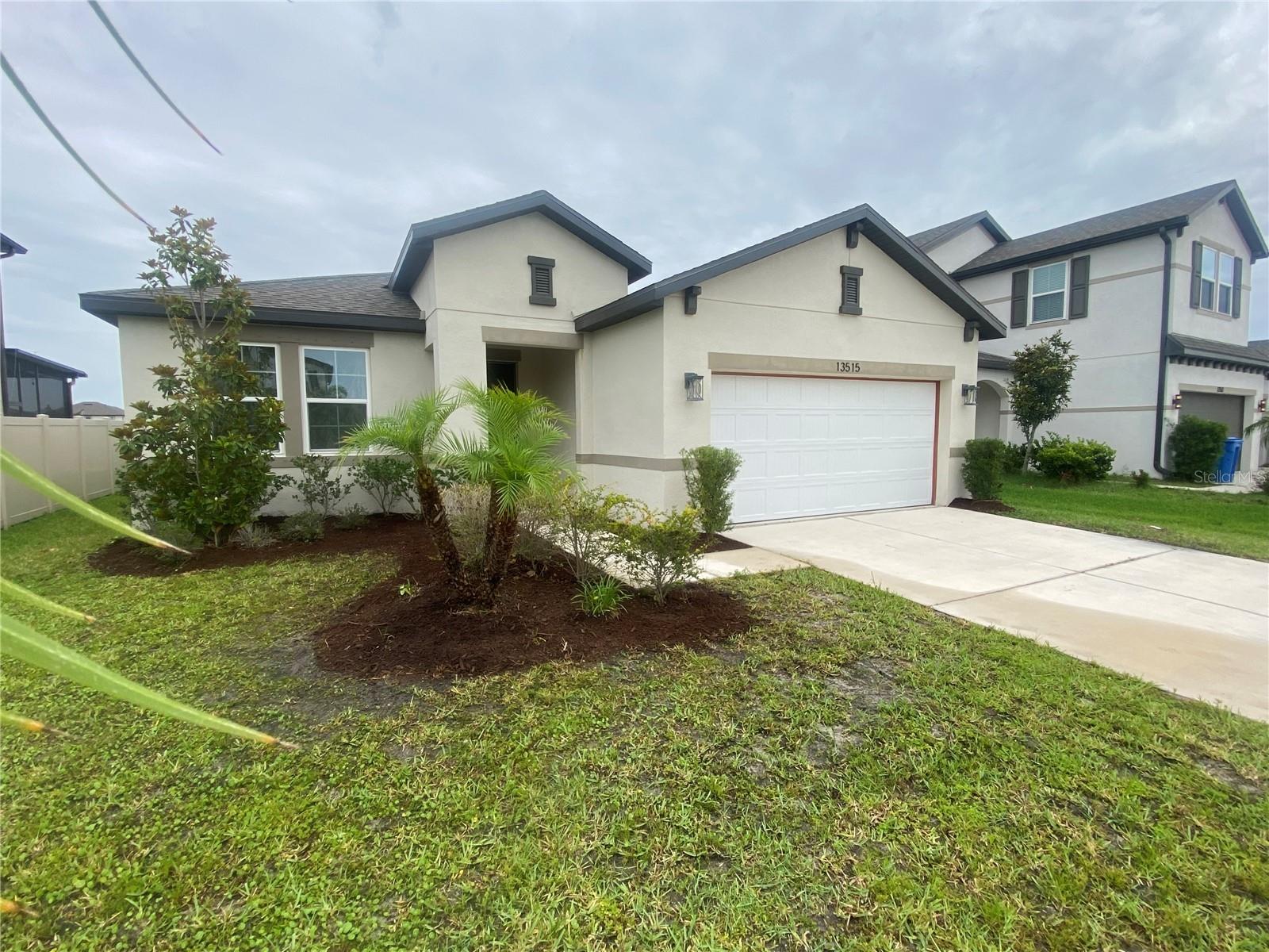 13515 Palmera Vista Dr — photo