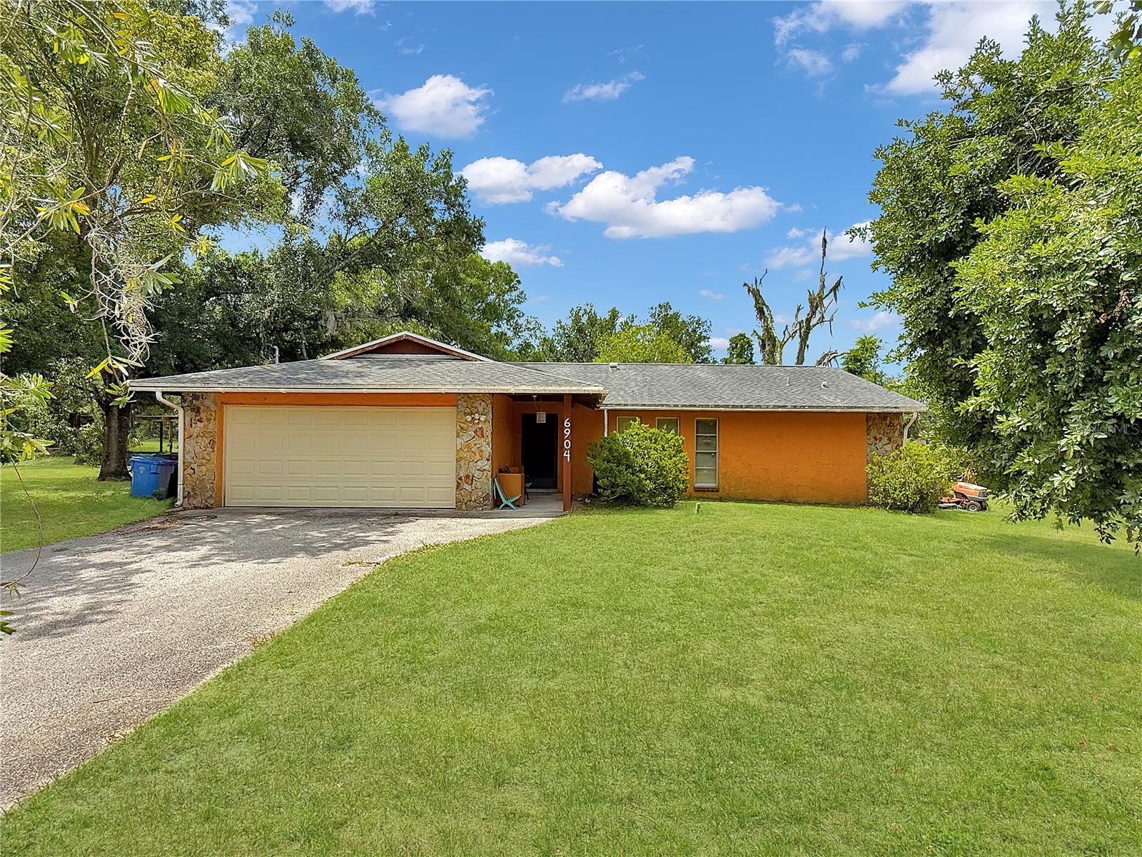 6904 Williams Road, Seffner, FL 33584