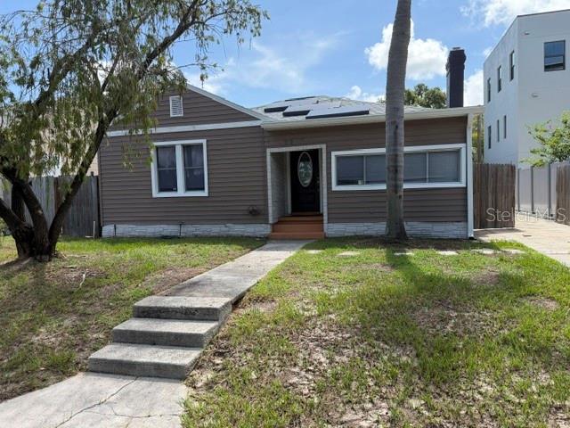 2219 16th St N — photo