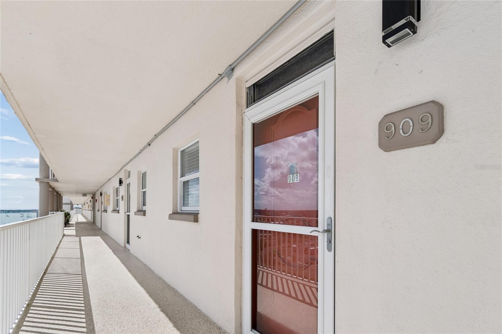 5980 Shore Blvd S #909 — photo
