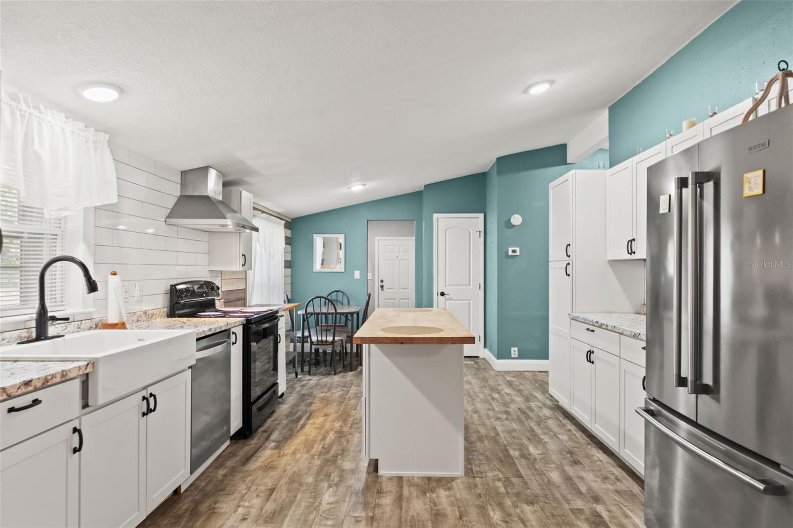7876 Ridge Road, Weeki Wachee, FL 34613 — photo 3