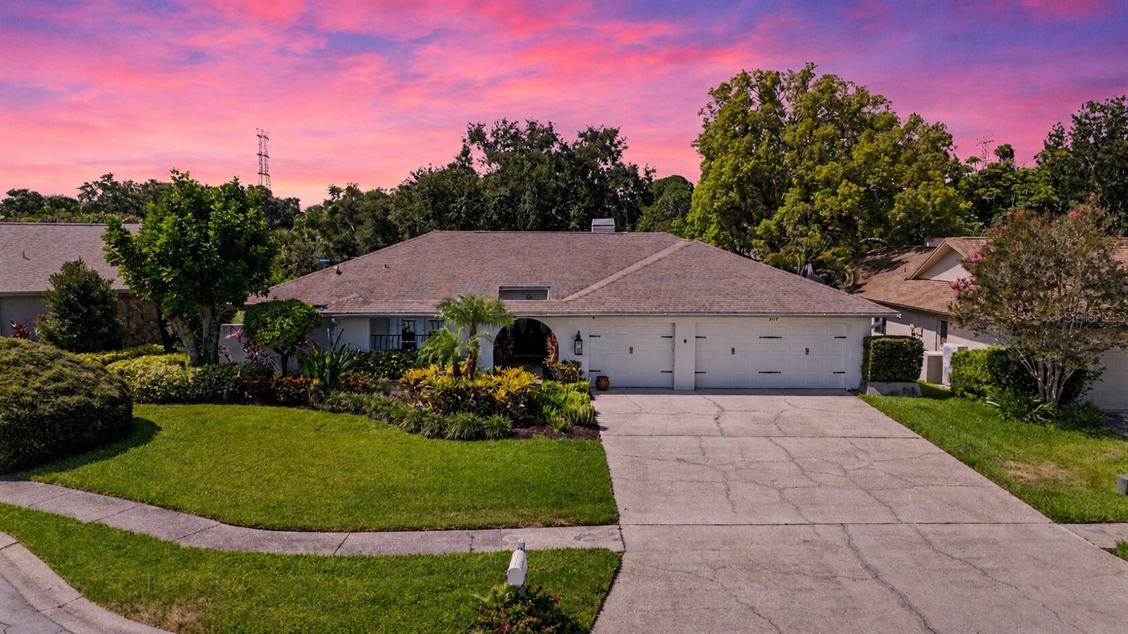 2717 Redford Ct E — photo