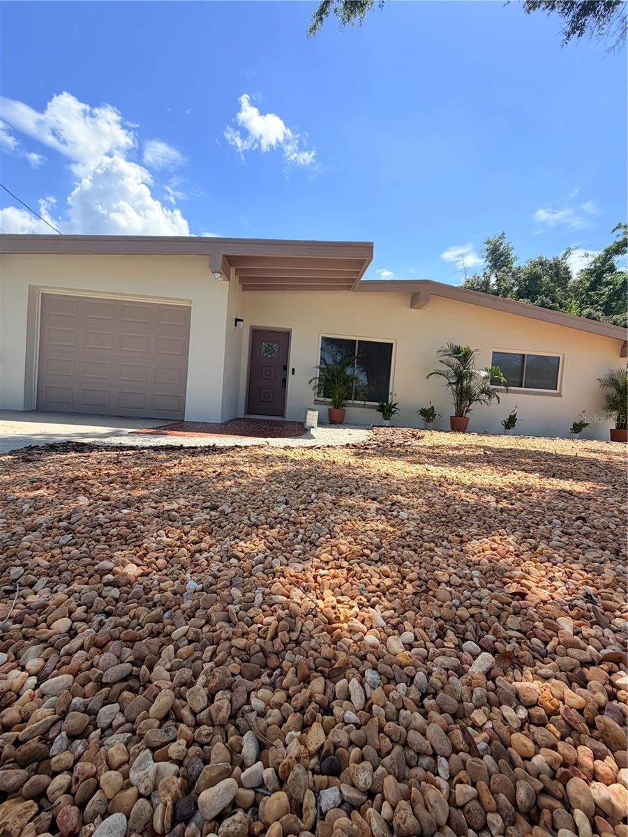 197 Overbrook Drive E, Largo, FL 33770 — photo 2