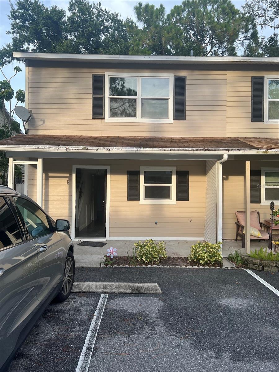 152 Douglas Rd W #B — photo