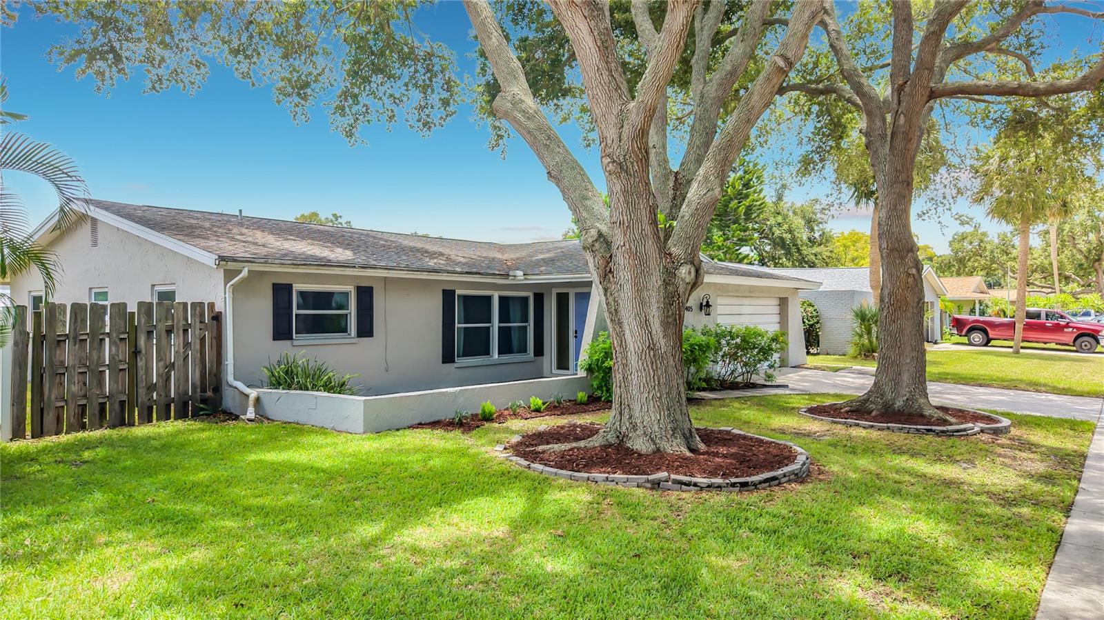 1405 Overcash Dr — photo