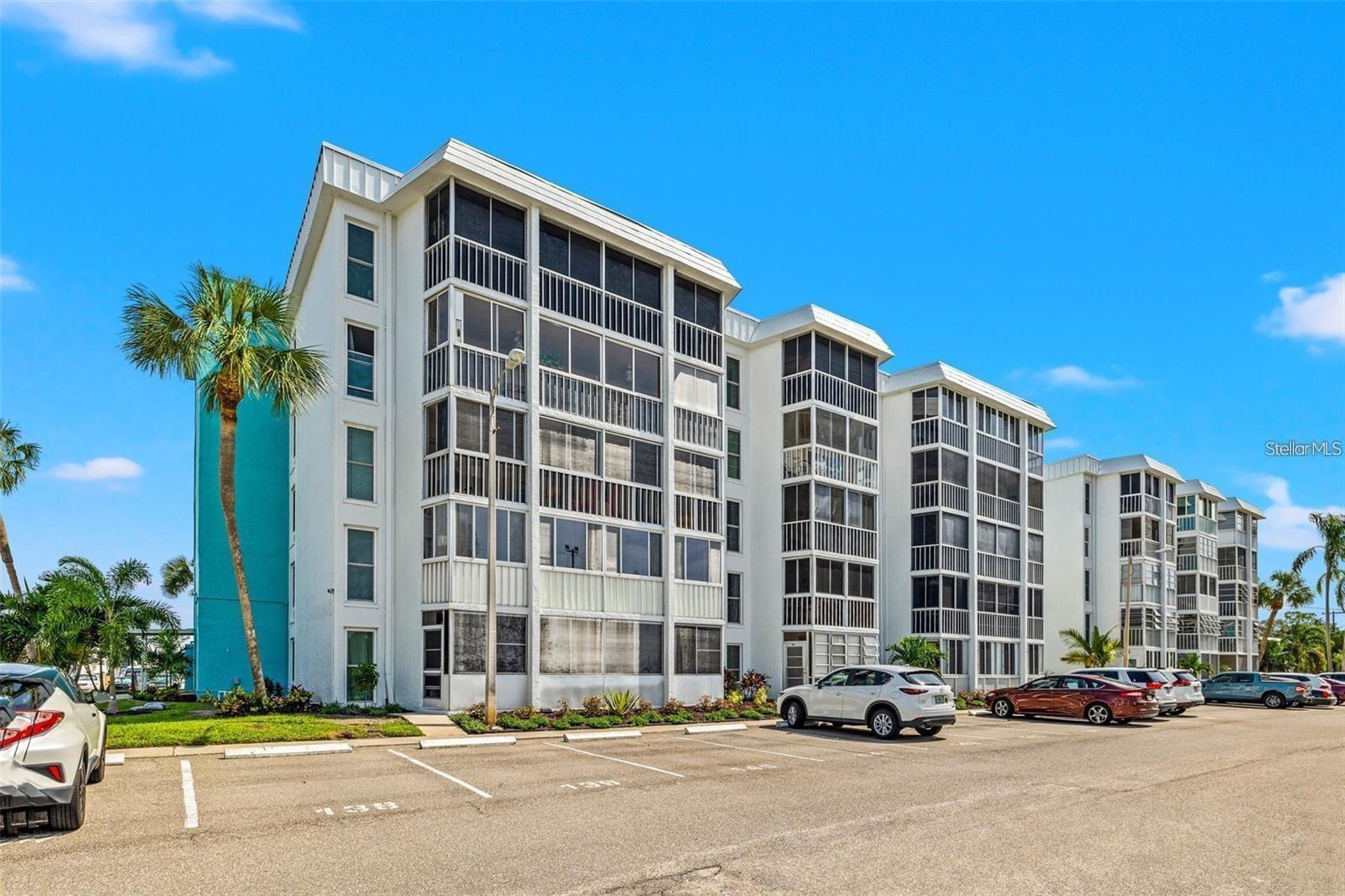 4908 38th Way S #401 — photo