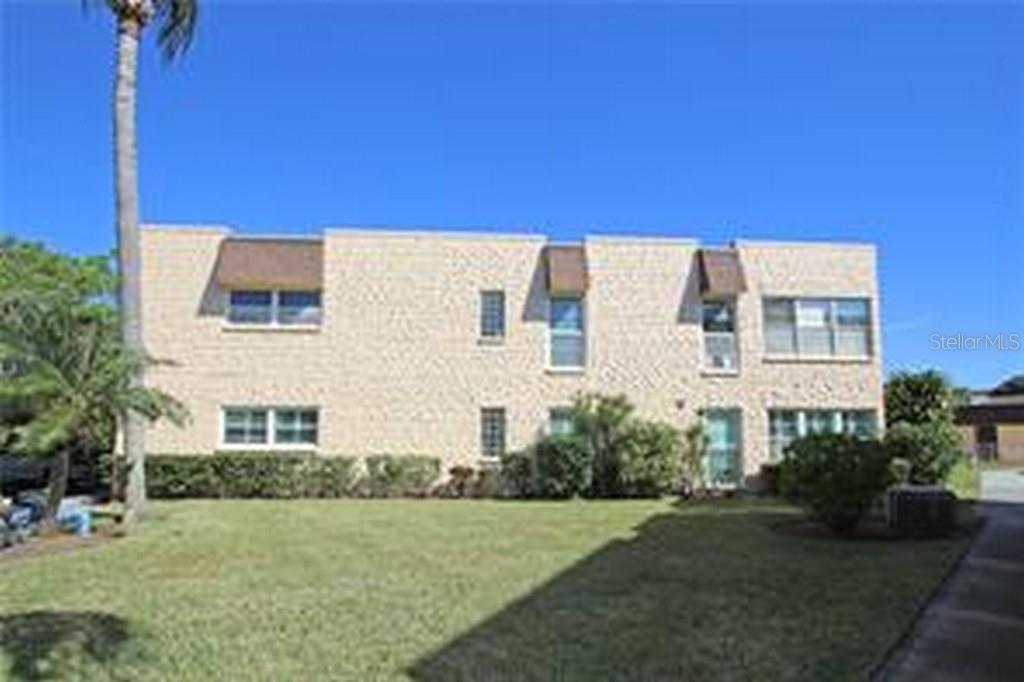 221 Cedarwood Cir #221 — photo