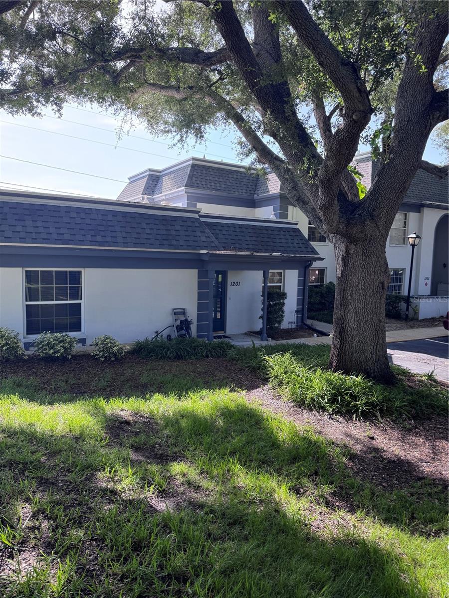 1201 N McMullen Booth Rd — photo