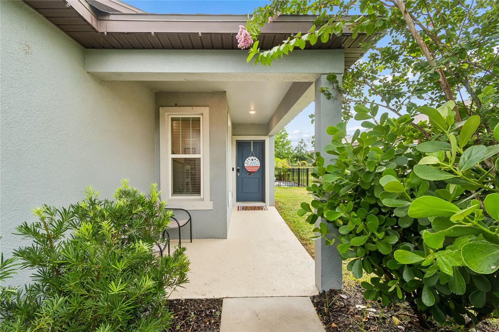 9047 Royal River Cir — photo