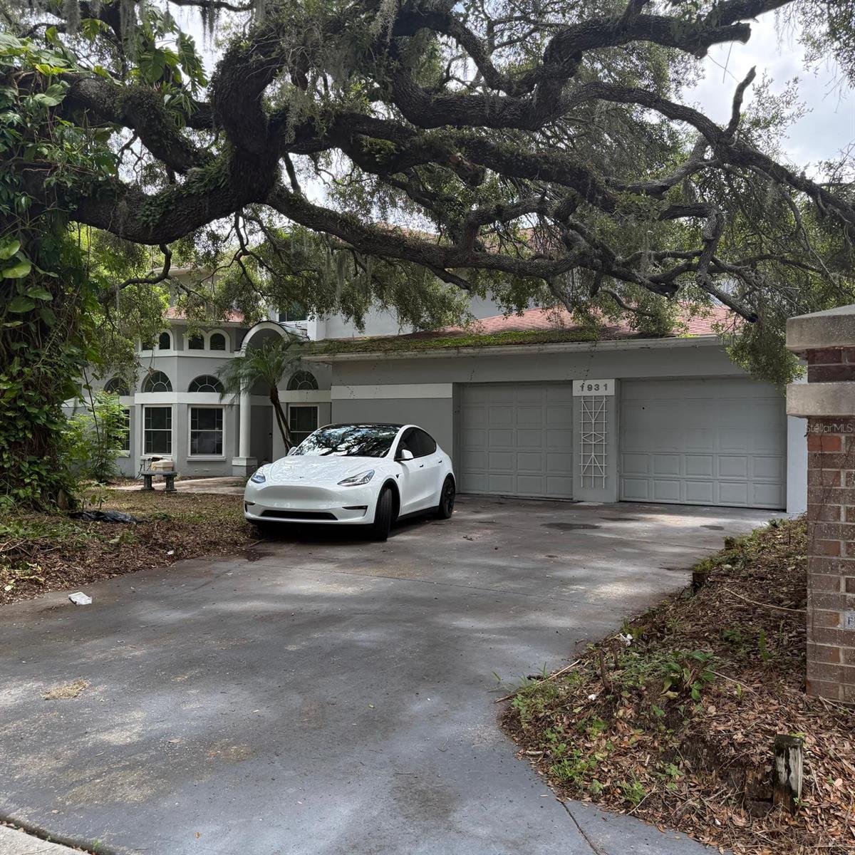 1931 Oak Ridge Ct — photo
