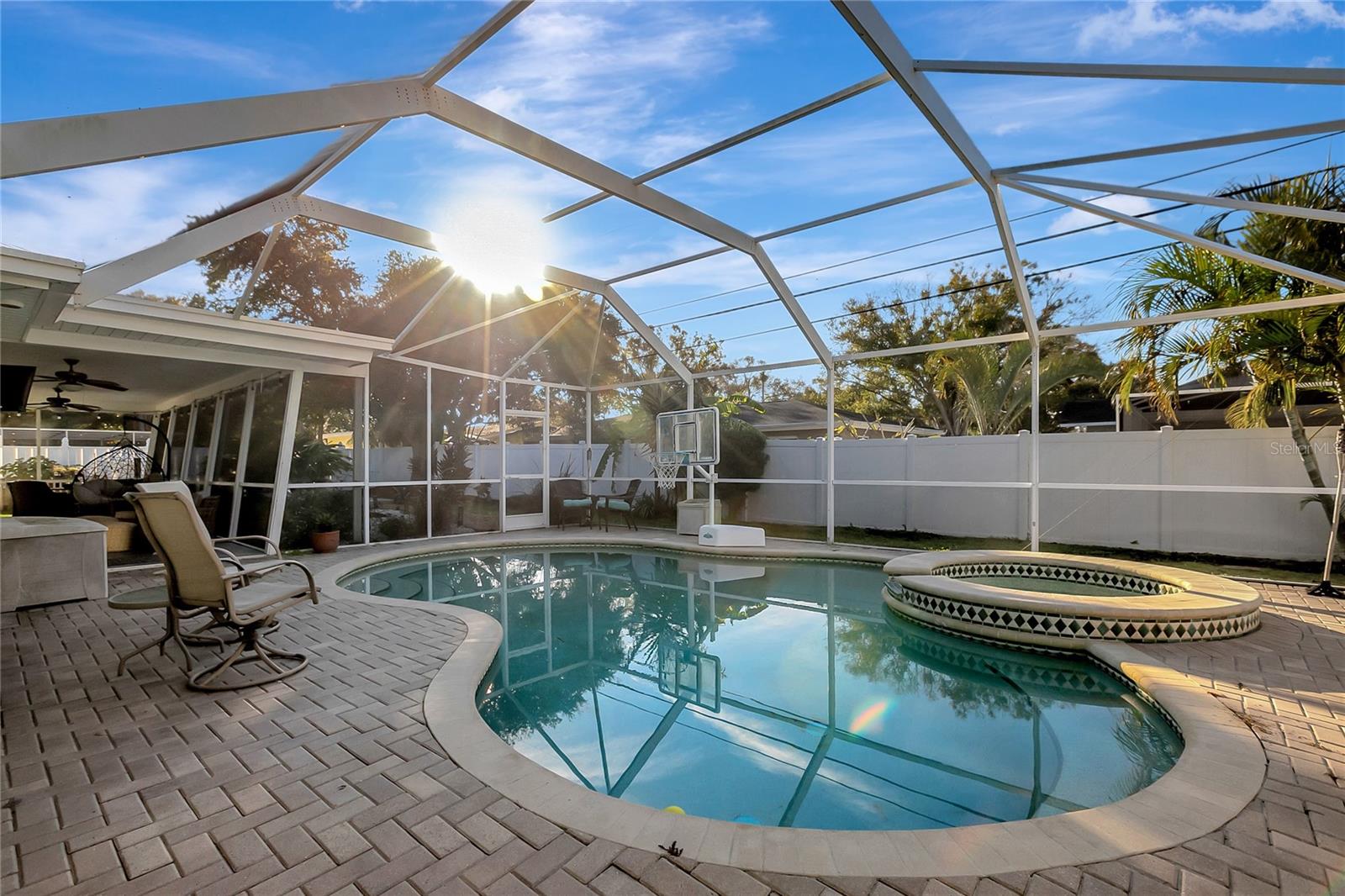 809 Jacaranda Dr — photo