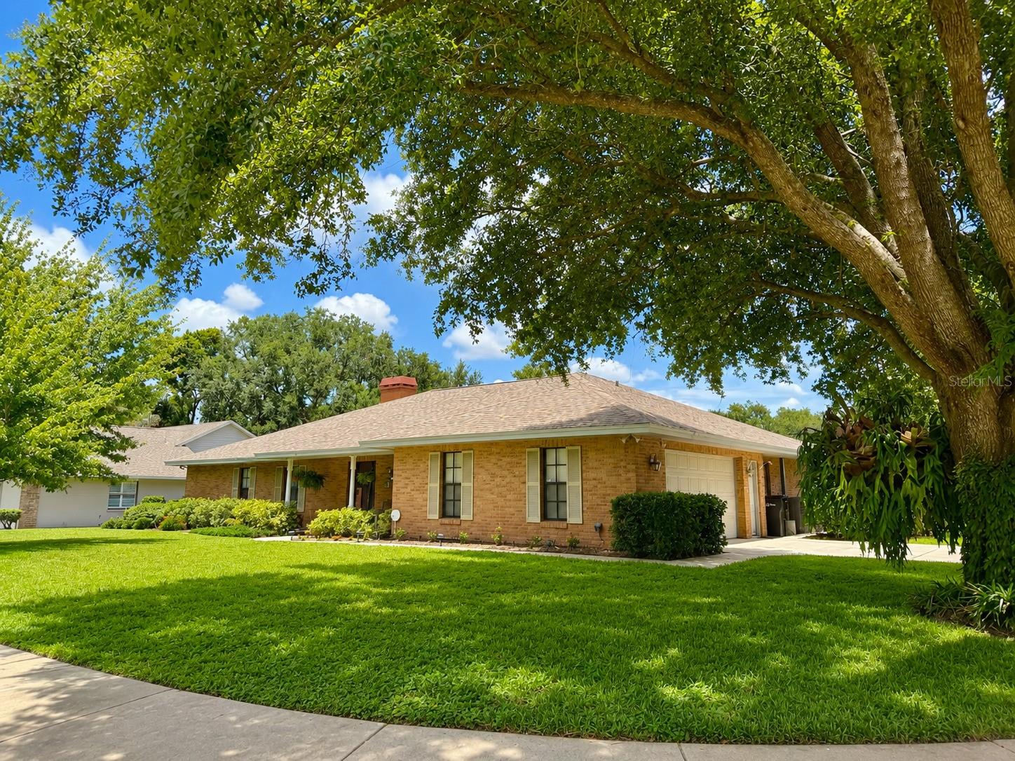 411 Summit Chase Dr — photo