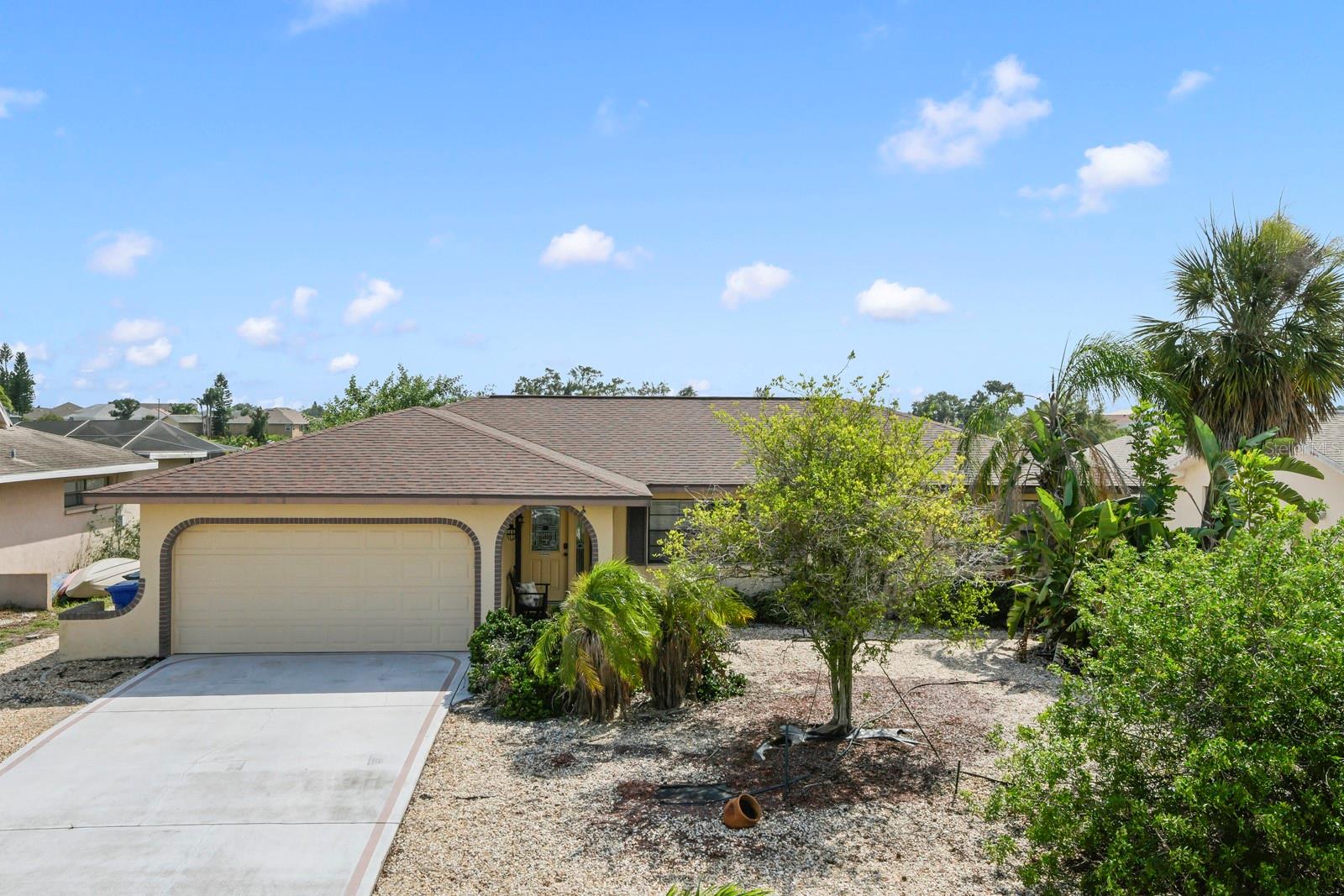744 Flamingo Dr — photo