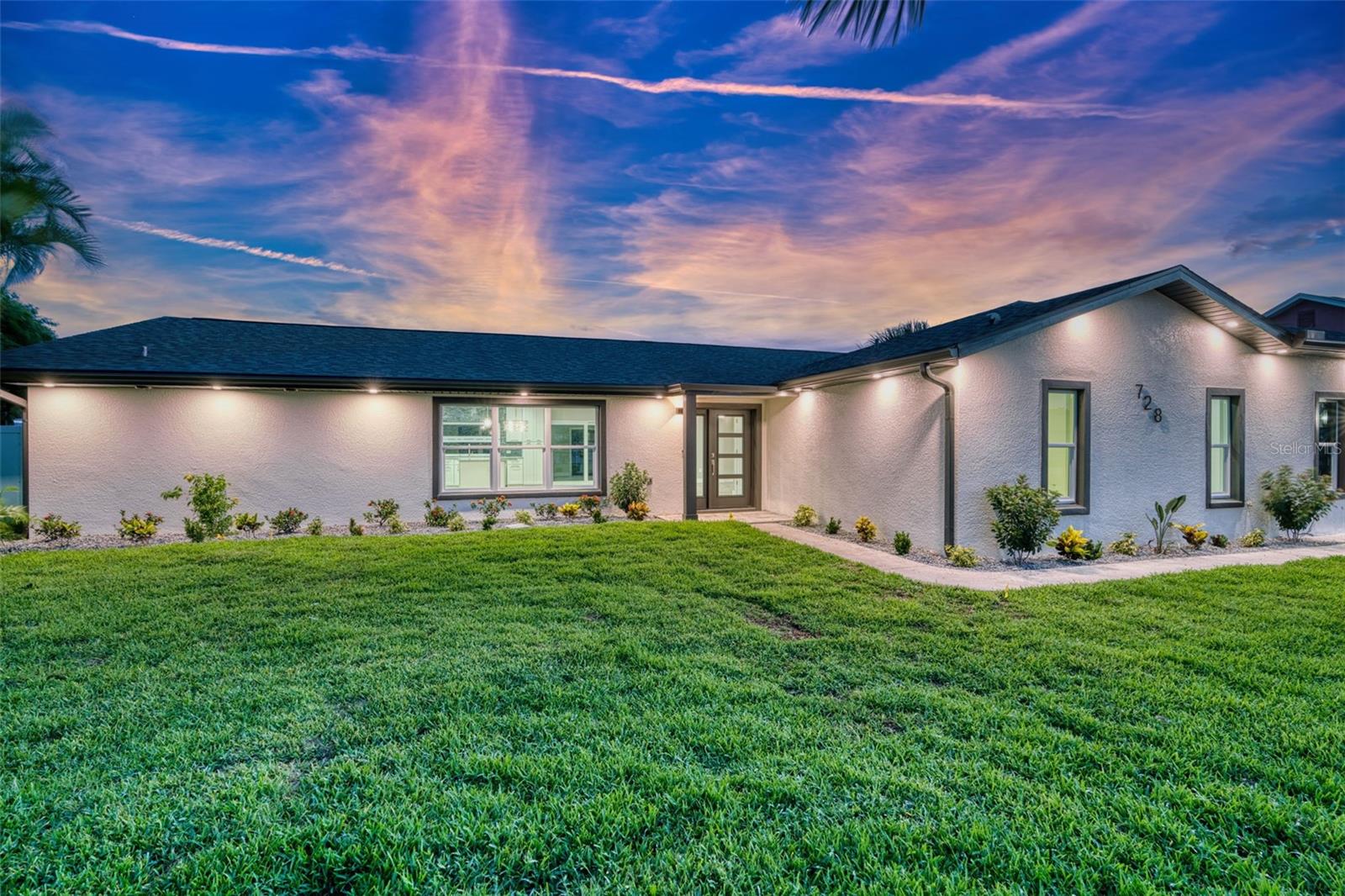 728 Spanish Main Dr — photo