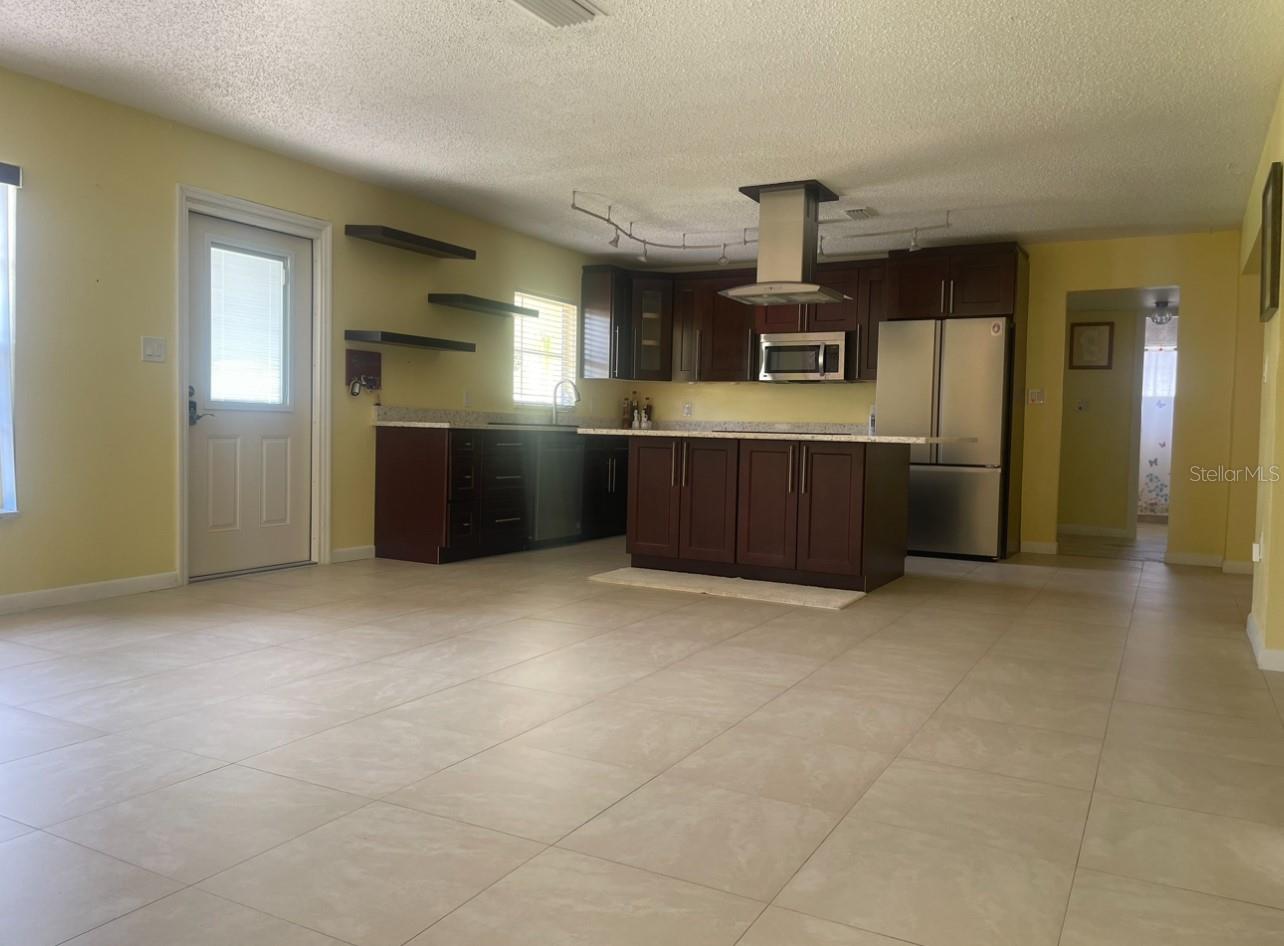 331 Shore Drive E, Oldsmar, FL 34677 — photo 2