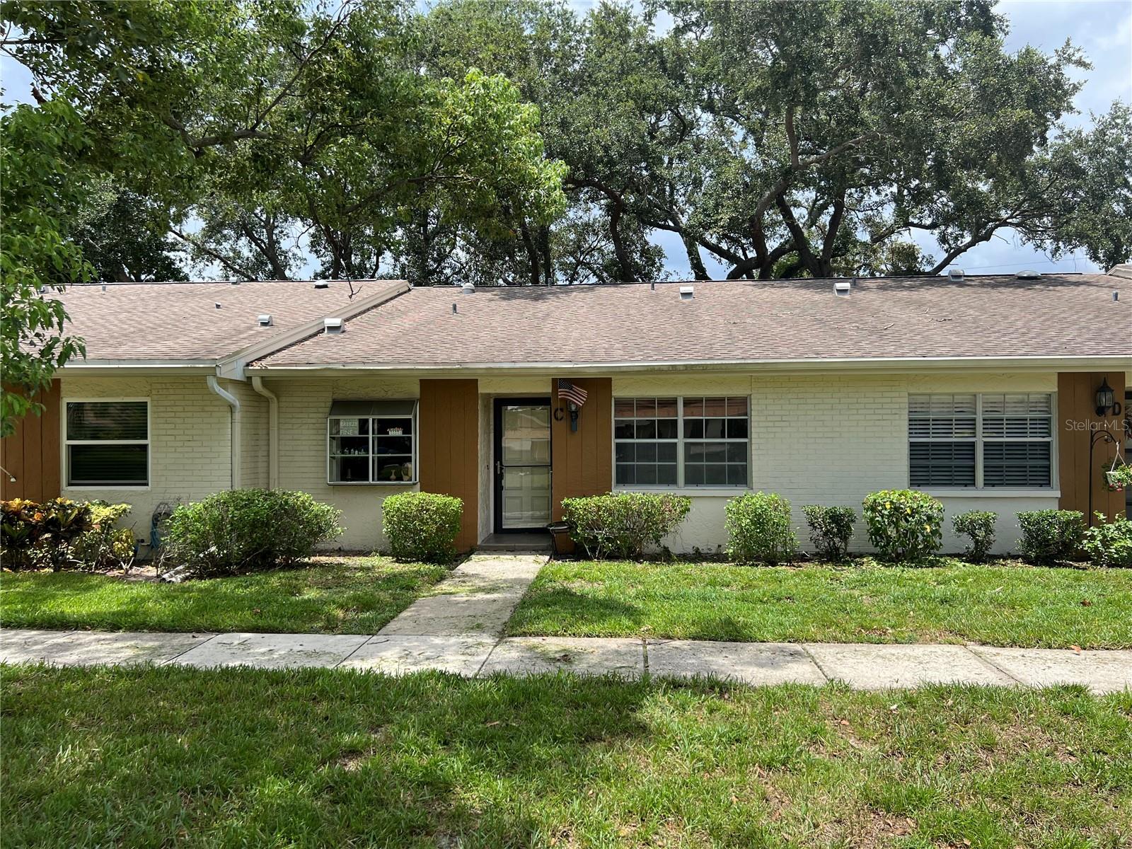 2297 Lark Cir E #C — photo