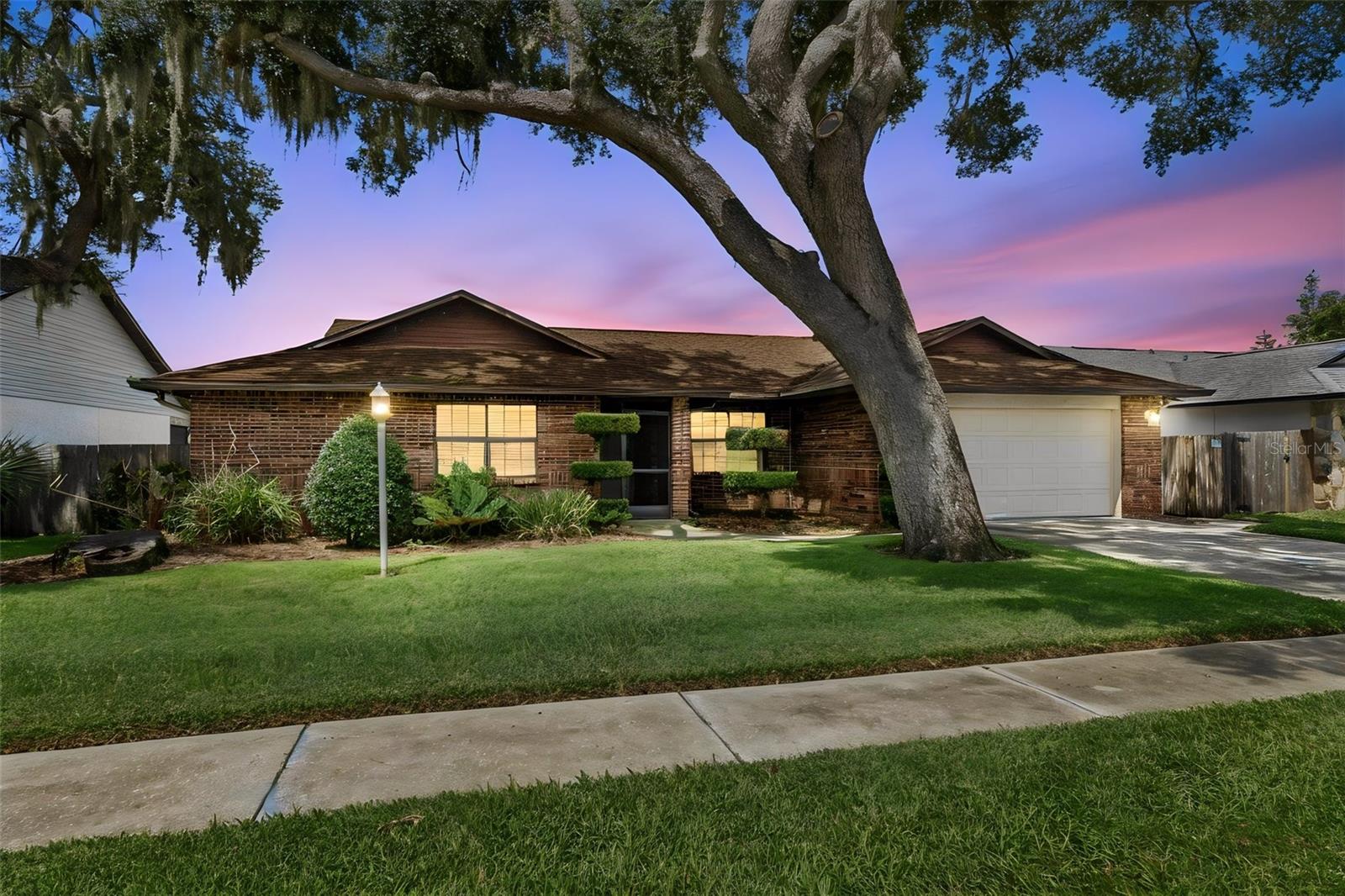 653 Timber Pond Dr — photo