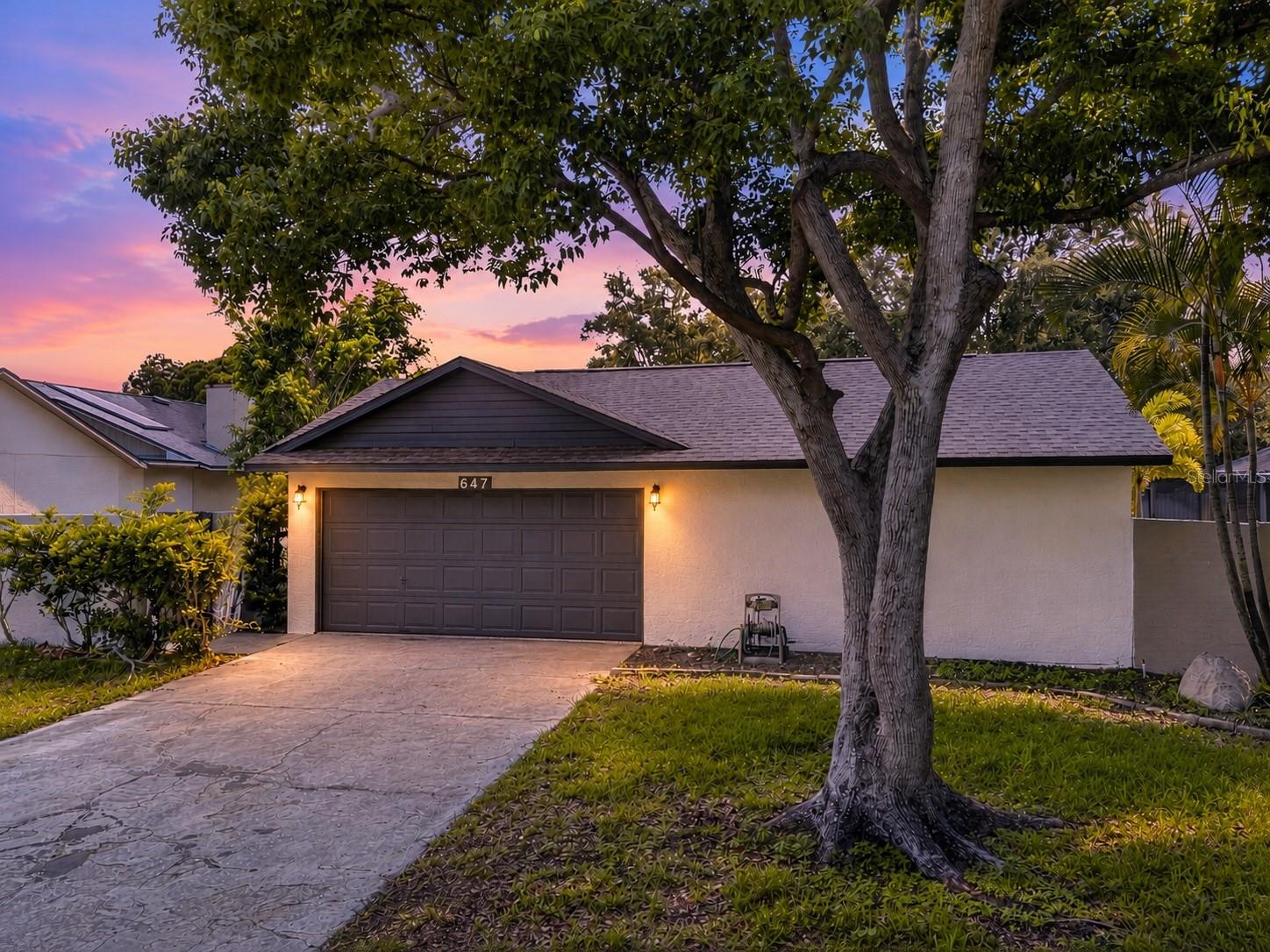 647 Bonnie Blvd — photo