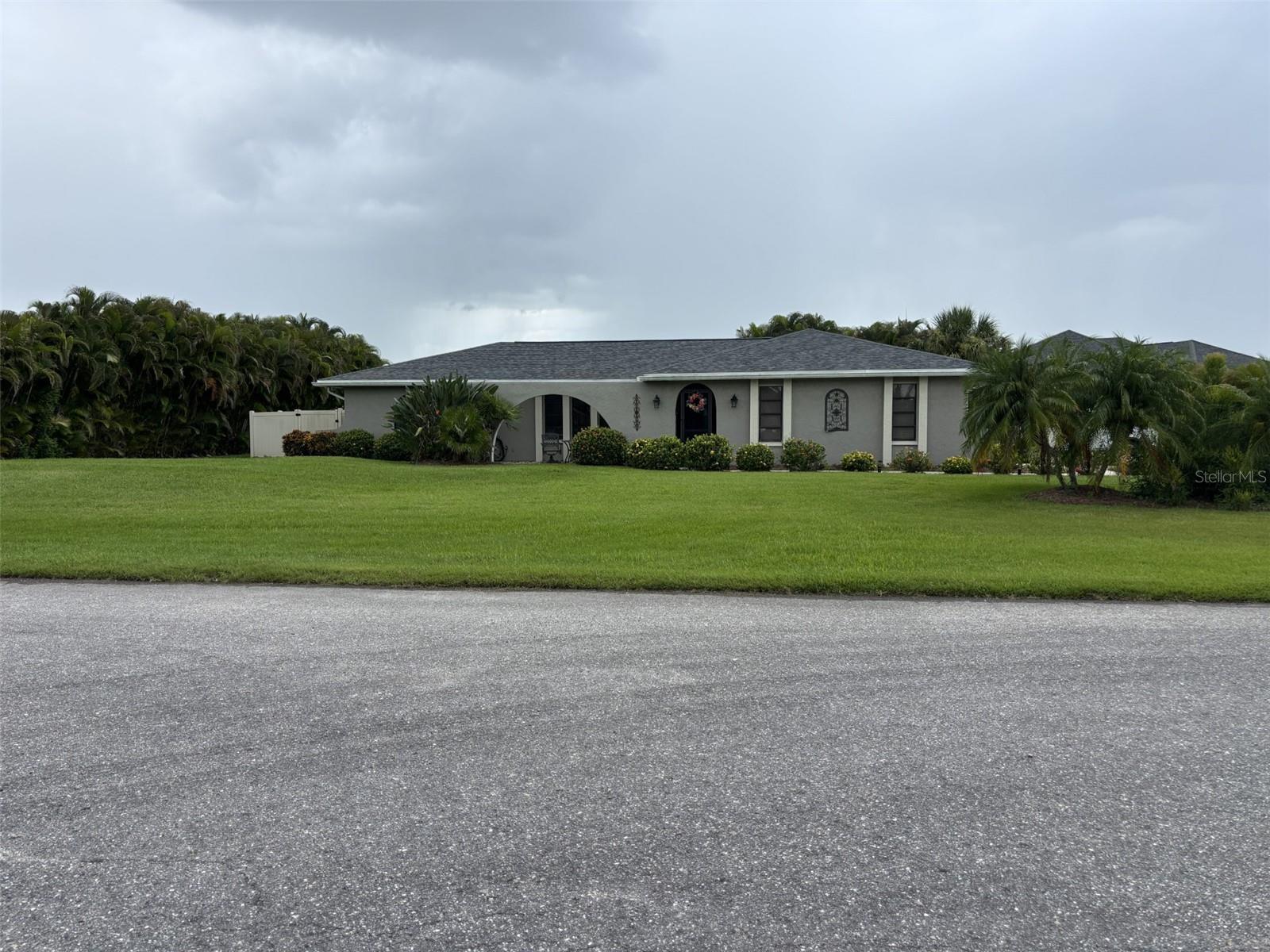 17071 Waters Edge Cir — photo