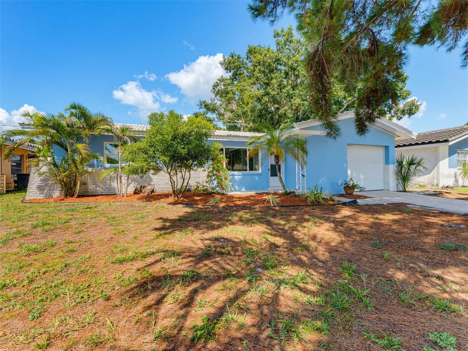 2373 Forest Dr — photo