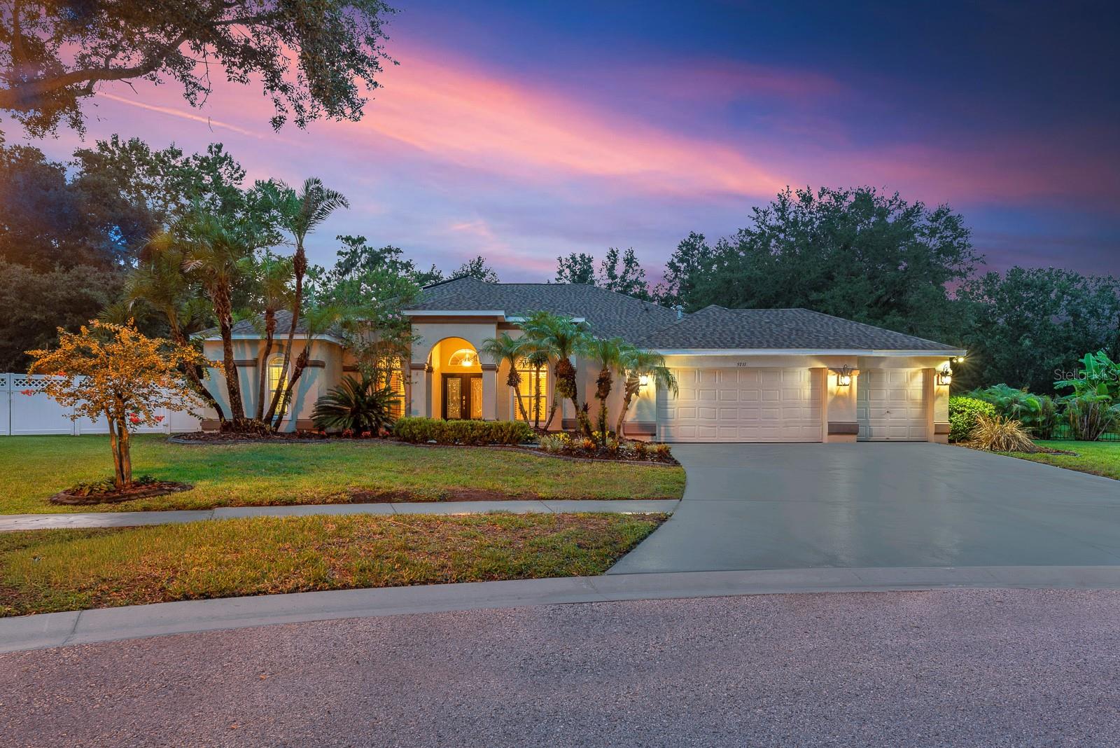 5711 Tanagerside Road, Lithia, FL 33547