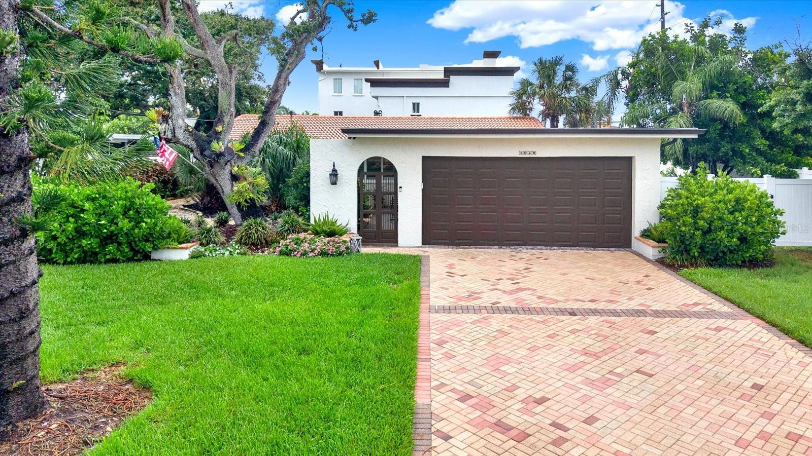 1040 Palm Dr — photo