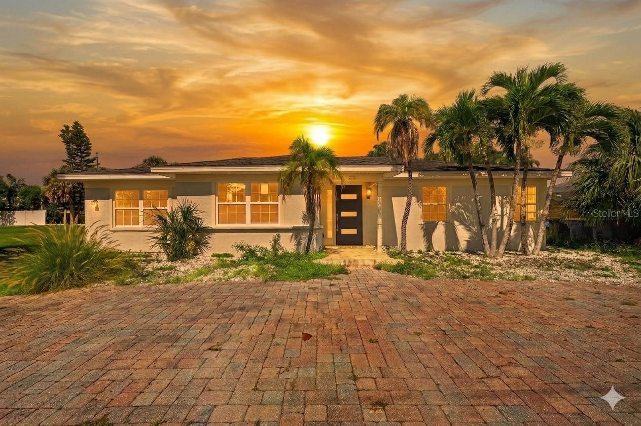 870 Narcissus Ave — photo