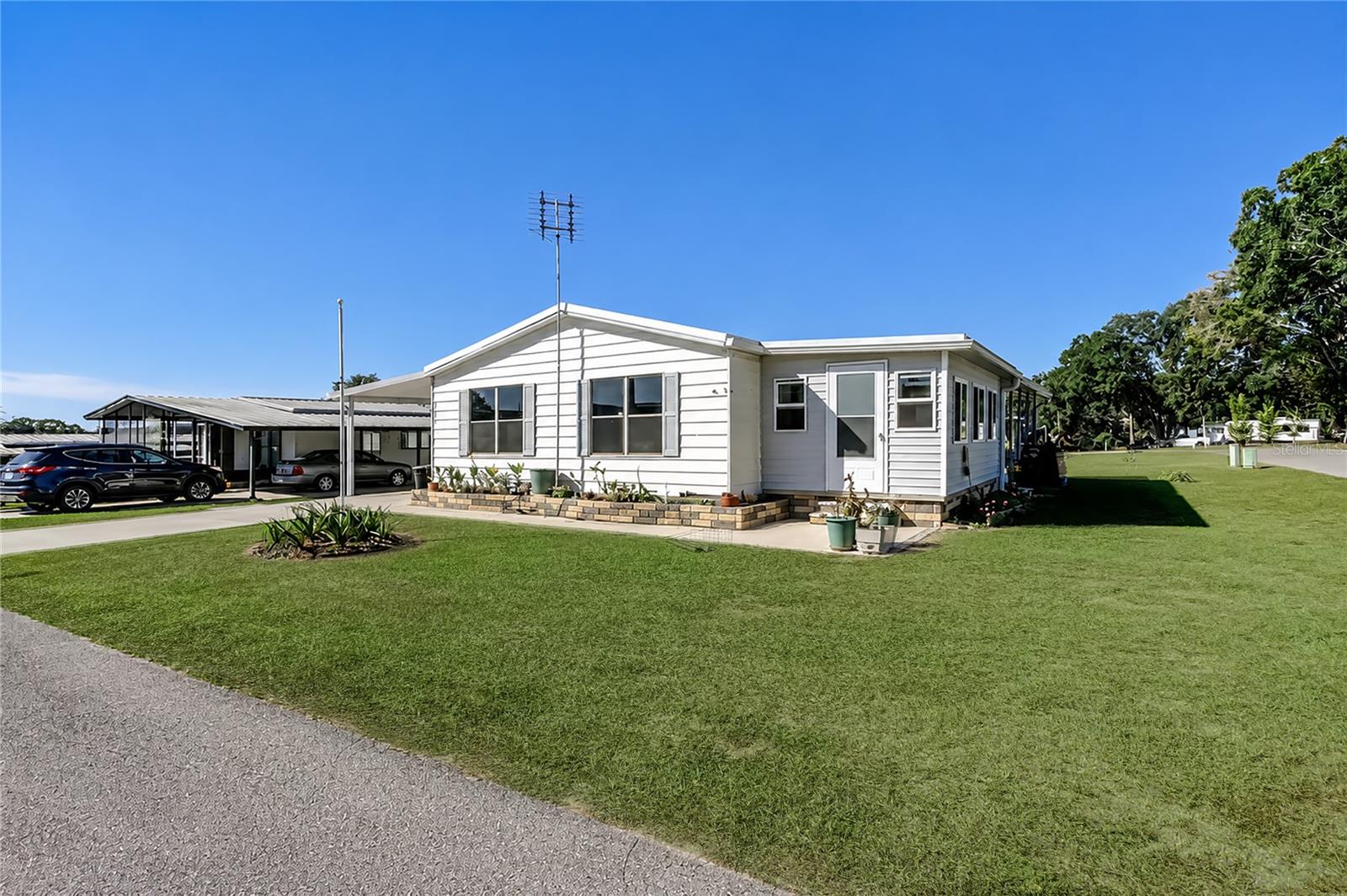 10151 Hamp Dr — photo