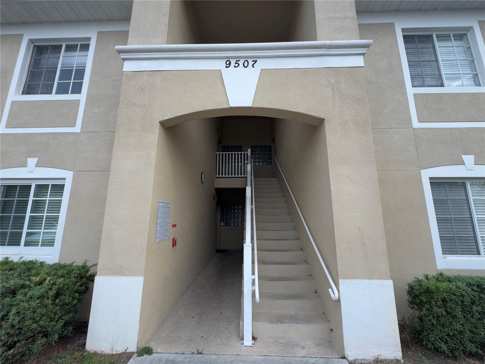 9507 Amberdale Ct #201 — photo