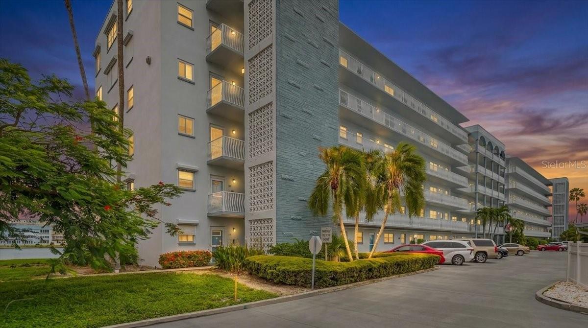 5925 Shore Blvd S #302 — photo