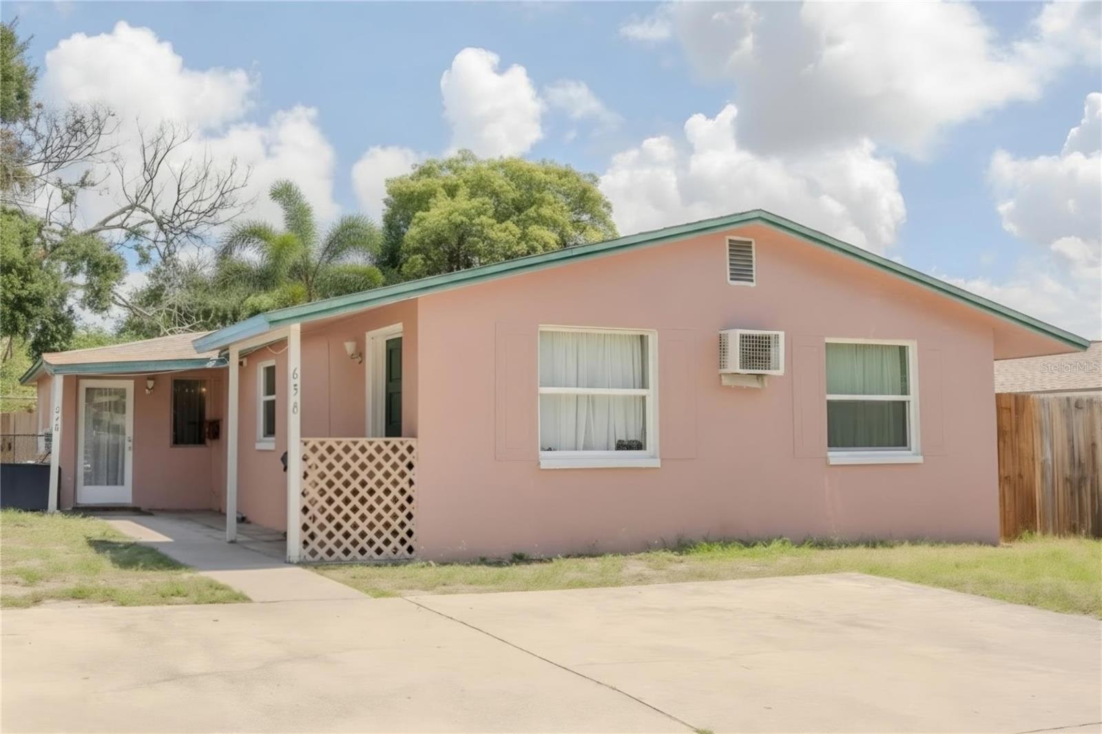 636 Dogwood Ct — photo