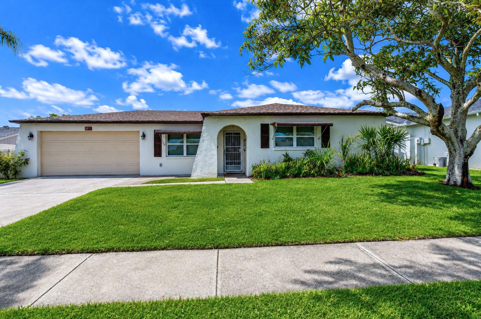 8811 Martinique Ln — photo