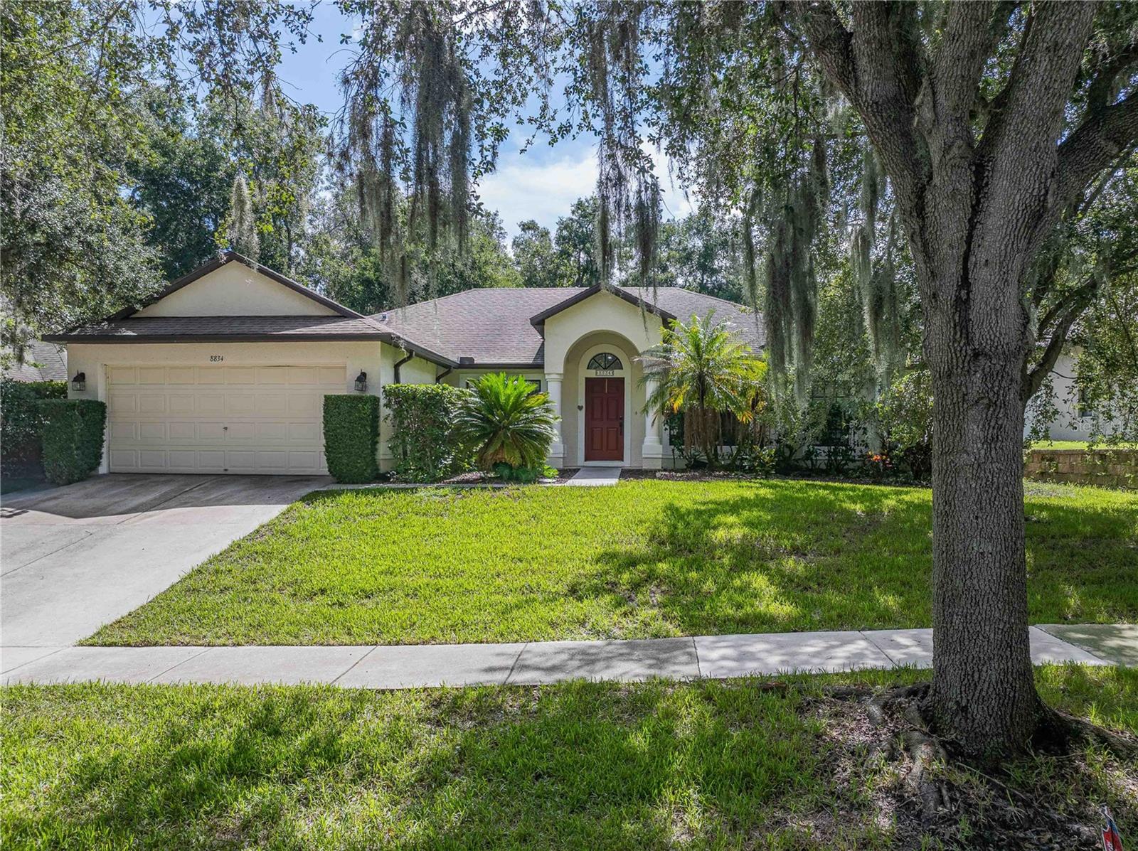 8834 Alafia Cove Dr — photo