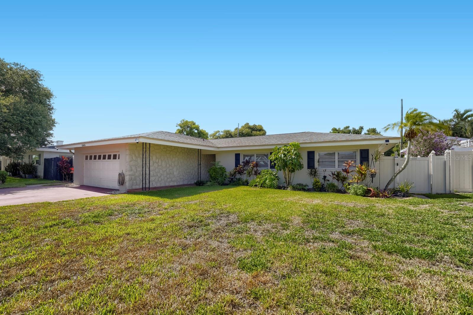 13931 Dominica Dr — photo