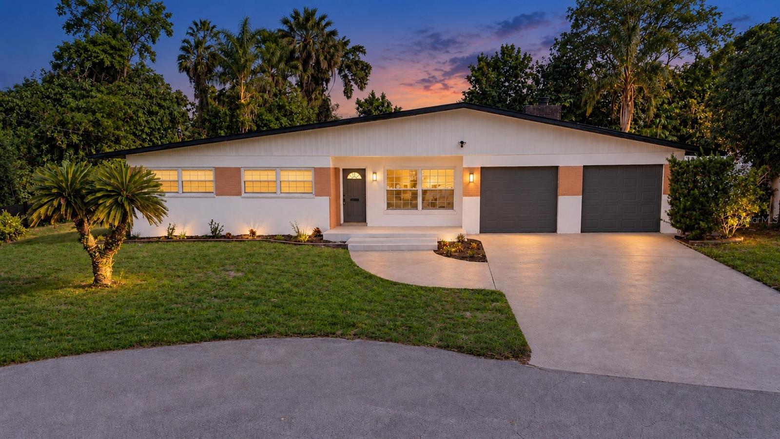 5627 Oakland Dr — photo