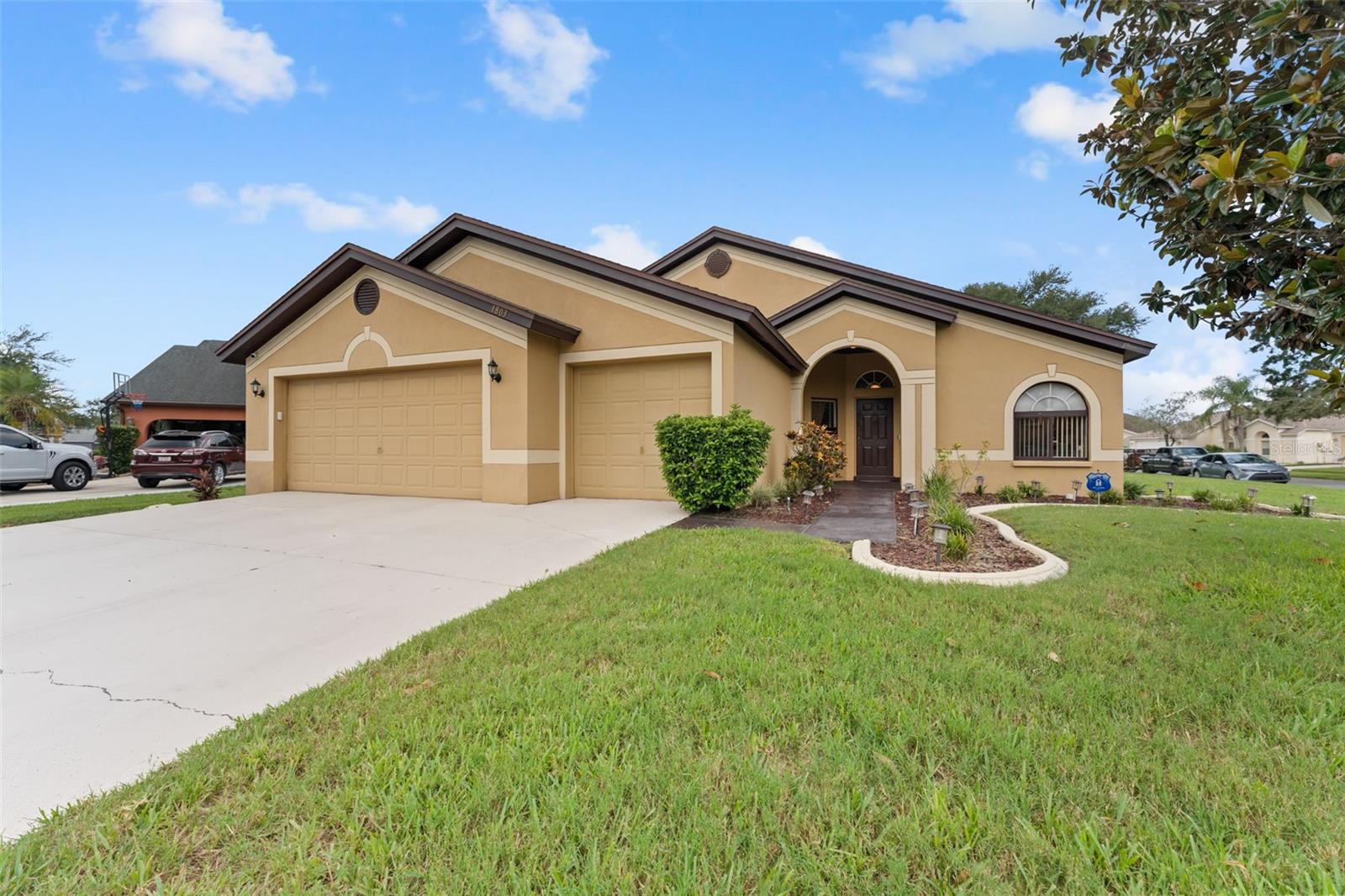 1803 Cattleman Dr — photo