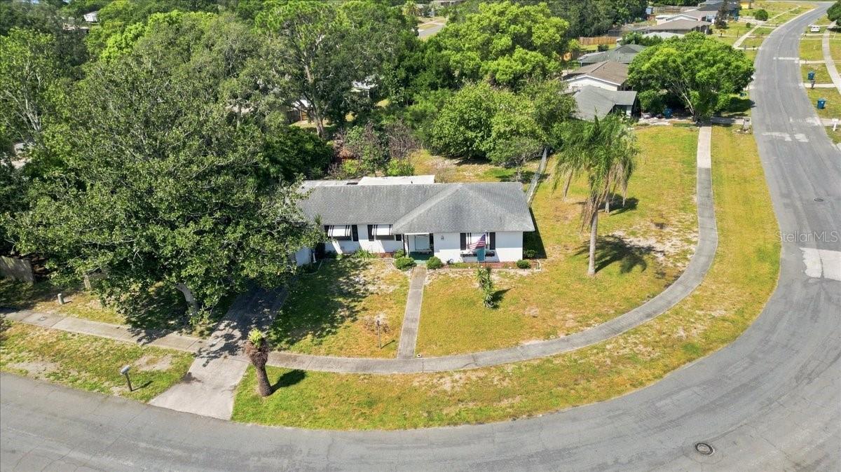 7222 Holiday Dr — photo