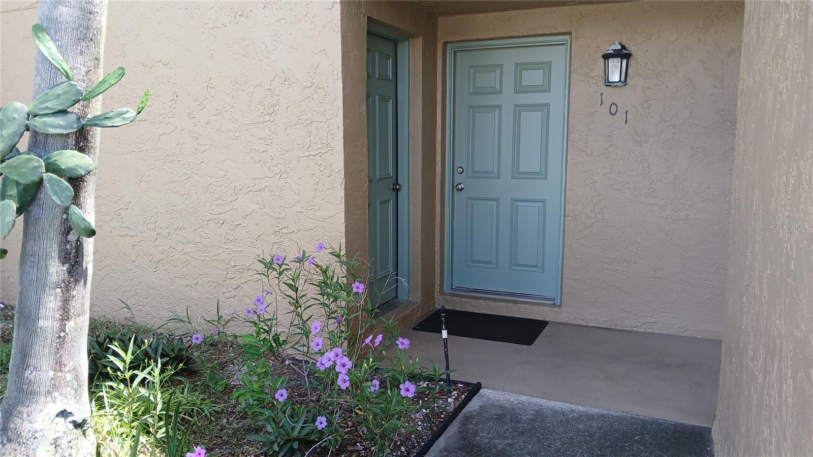 12300 Park Blvd #101 — photo
