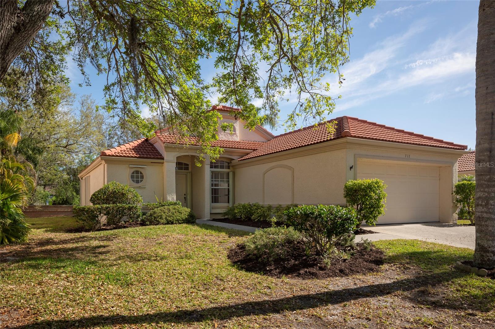 717 Lighthouse Dr — photo