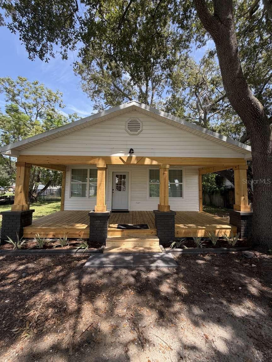 10120 Alafia St — photo