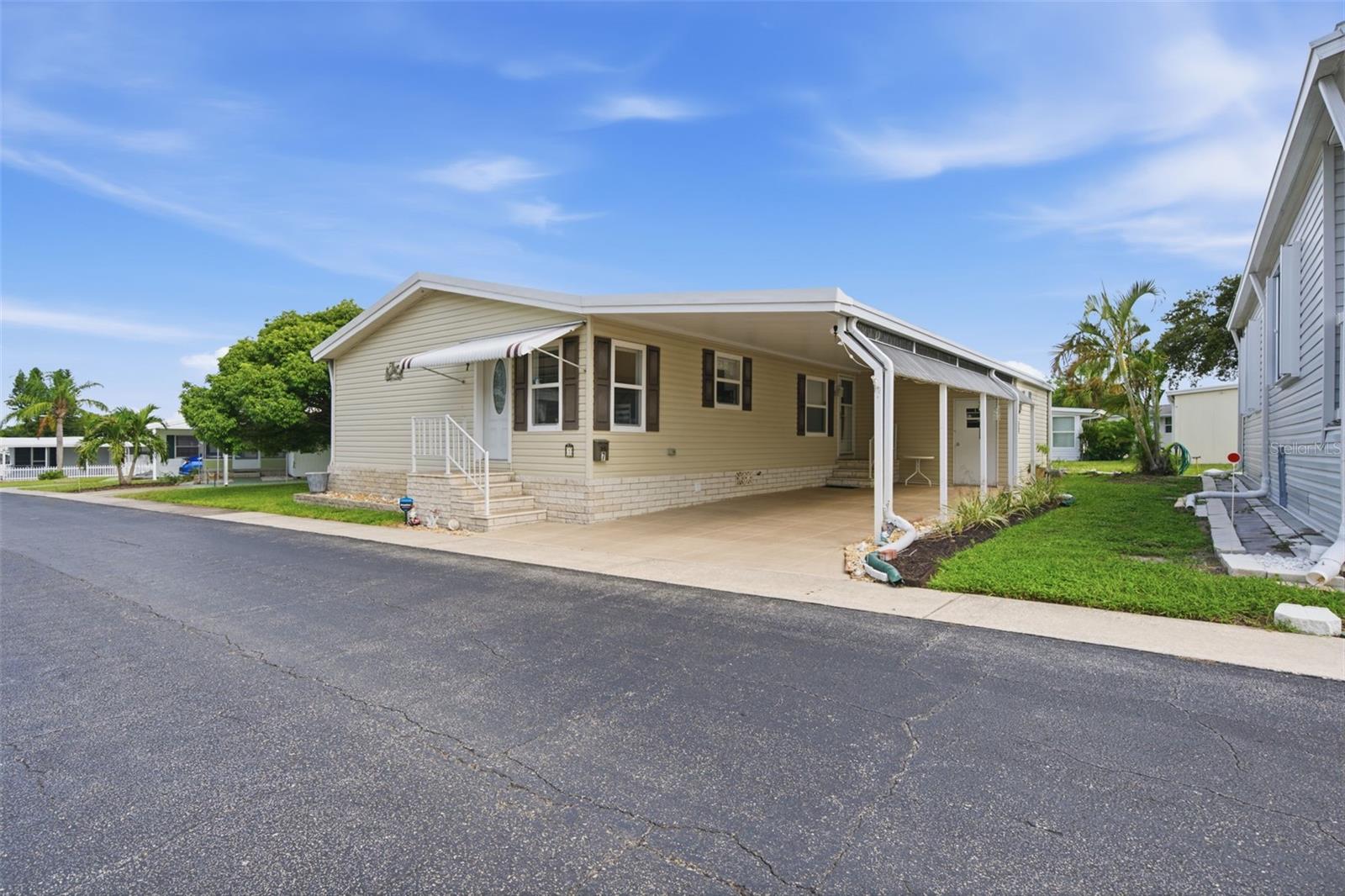 7 Frangipani Cir — photo