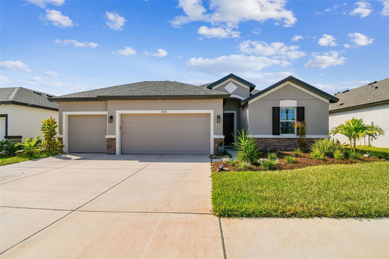 1039 Davis Heather Cir — photo