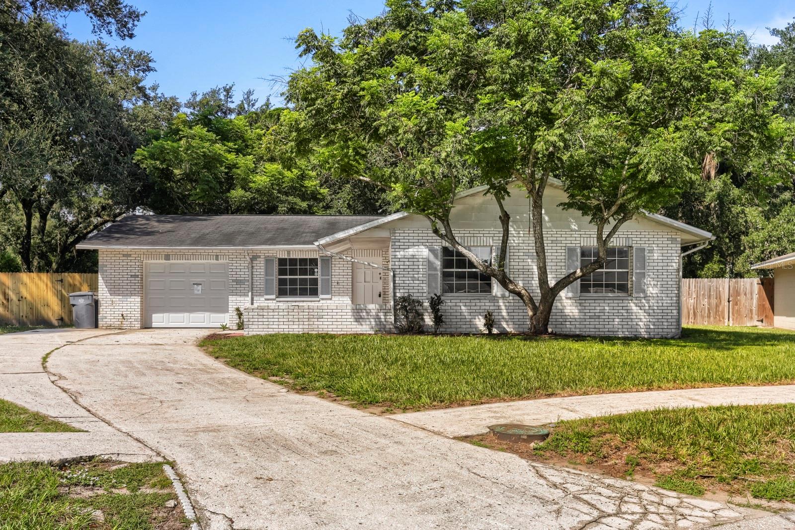 1418 Oak Valley Dr — photo