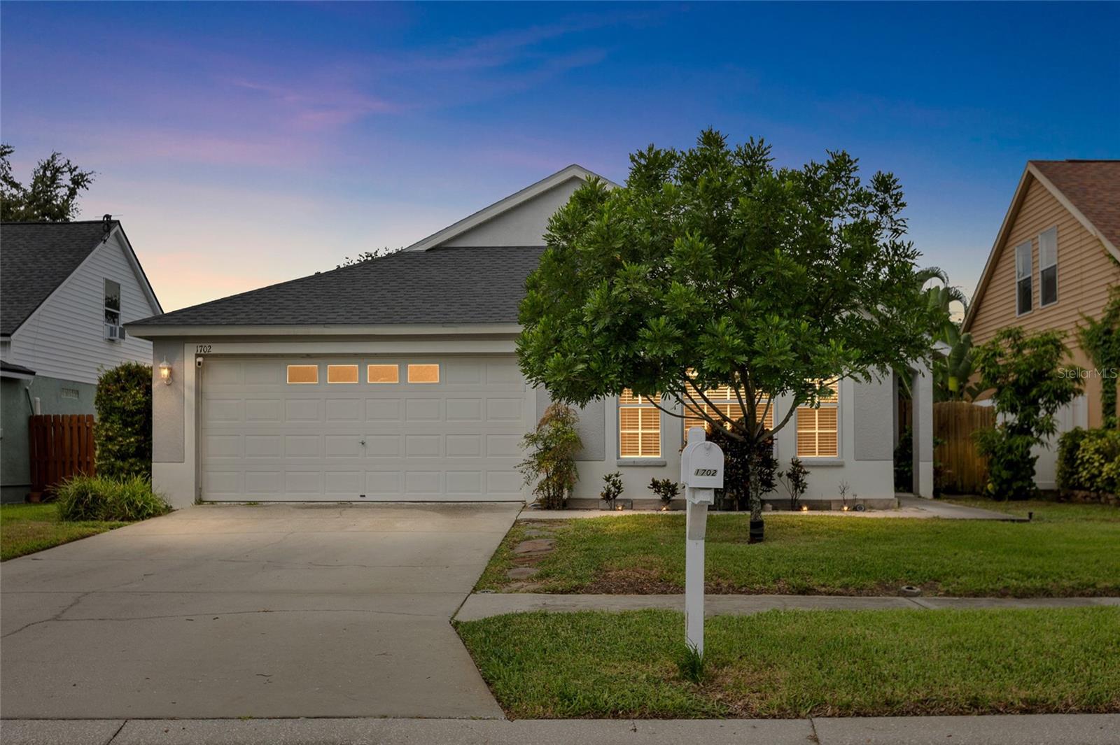 1702 Meadow Oak Ln — photo