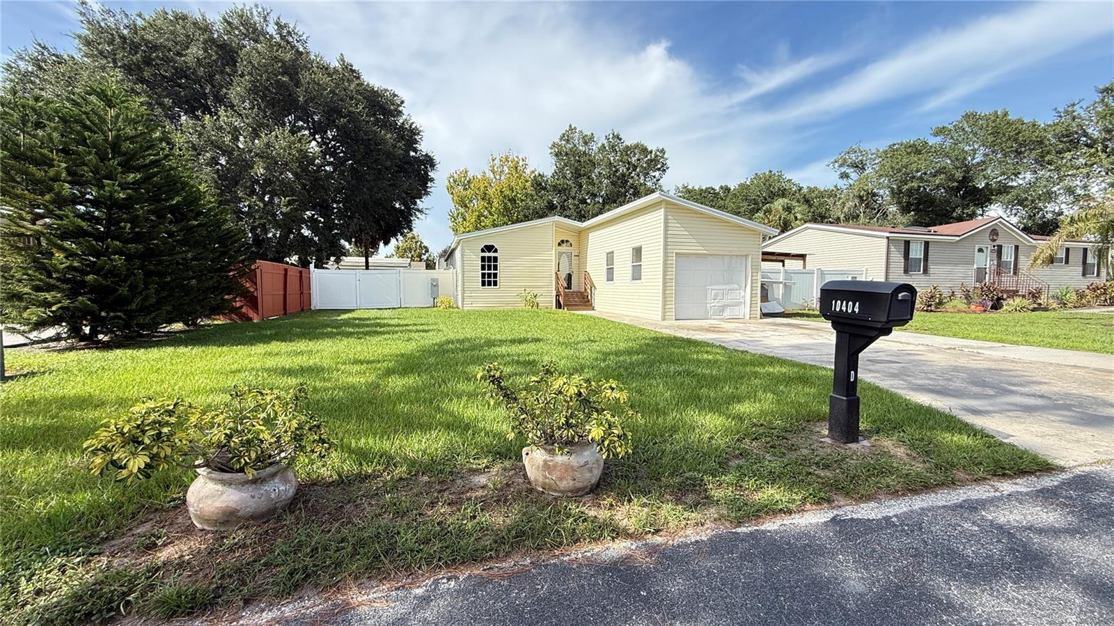 10404 Brussels Dr — photo