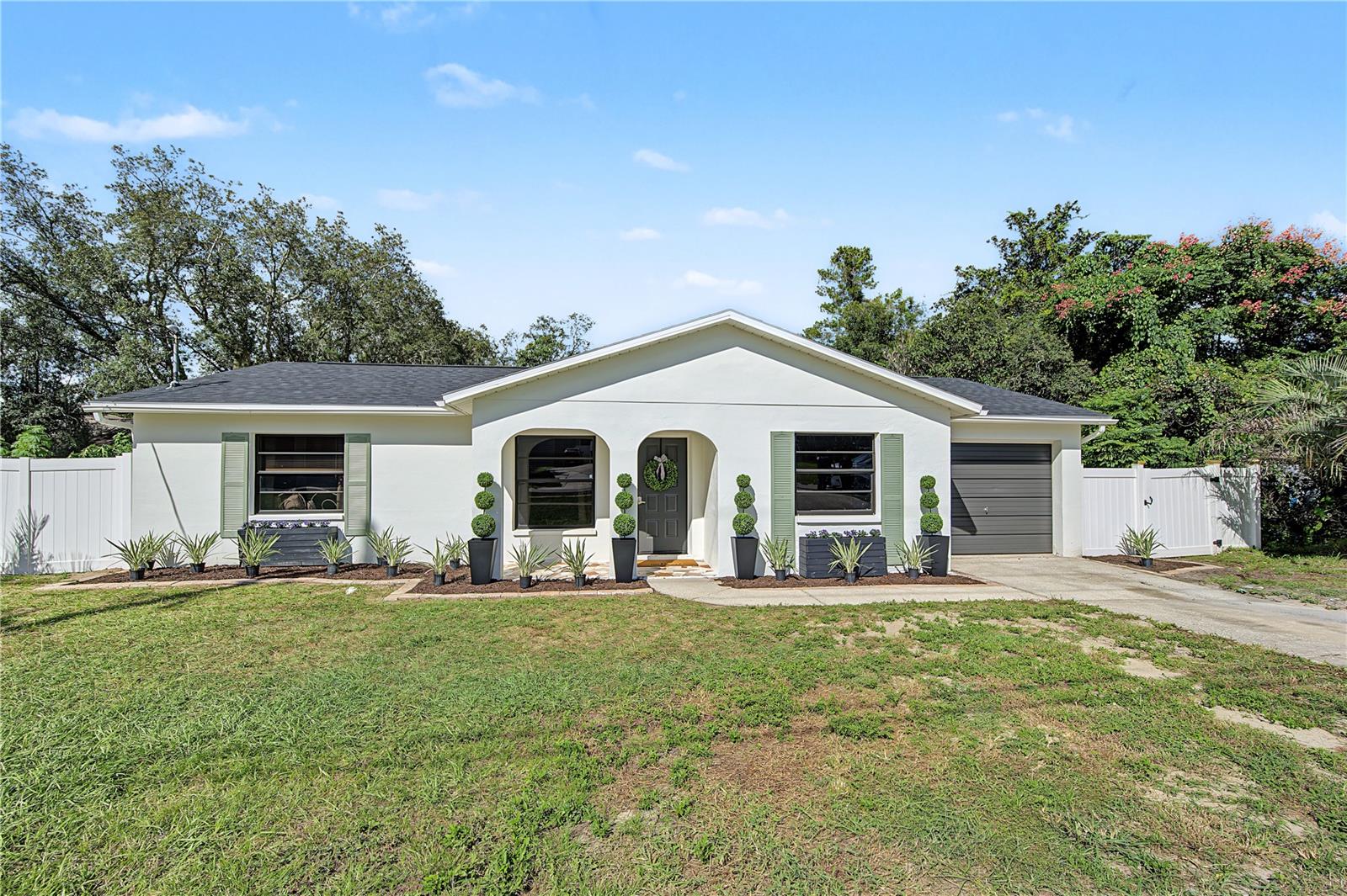 12989 Linden Dr — photo